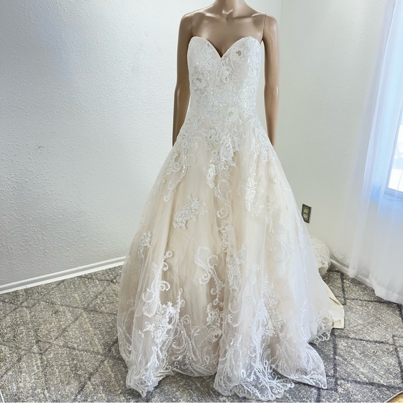 Allure Bridals Gown 9413 champagne ivory size 12 sweetheart princess